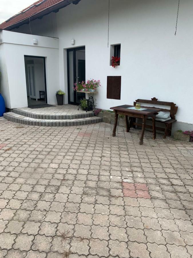 Tolarova Apartman Pardubice Ngoại thất bức ảnh