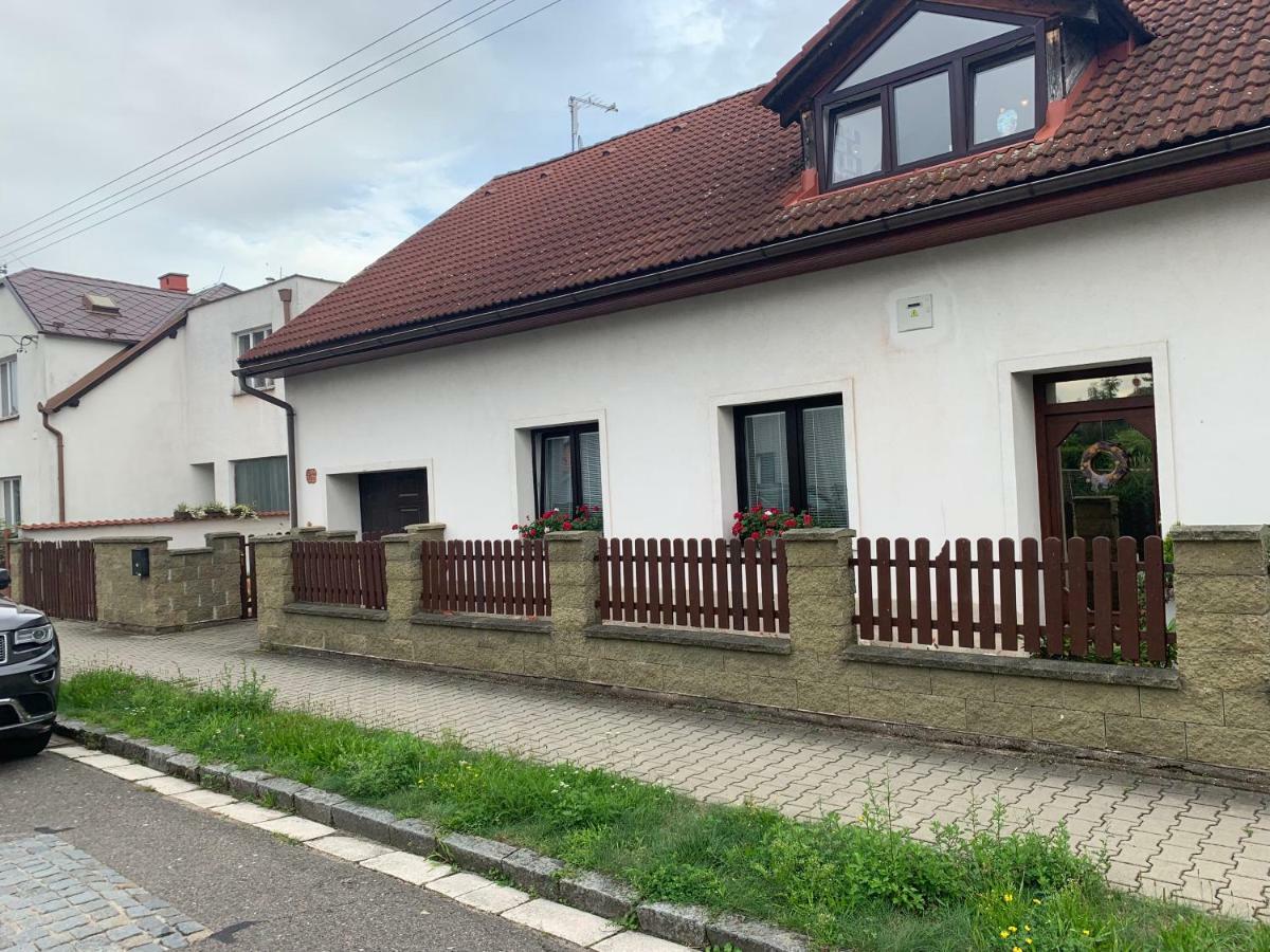 Tolarova Apartman Pardubice Ngoại thất bức ảnh